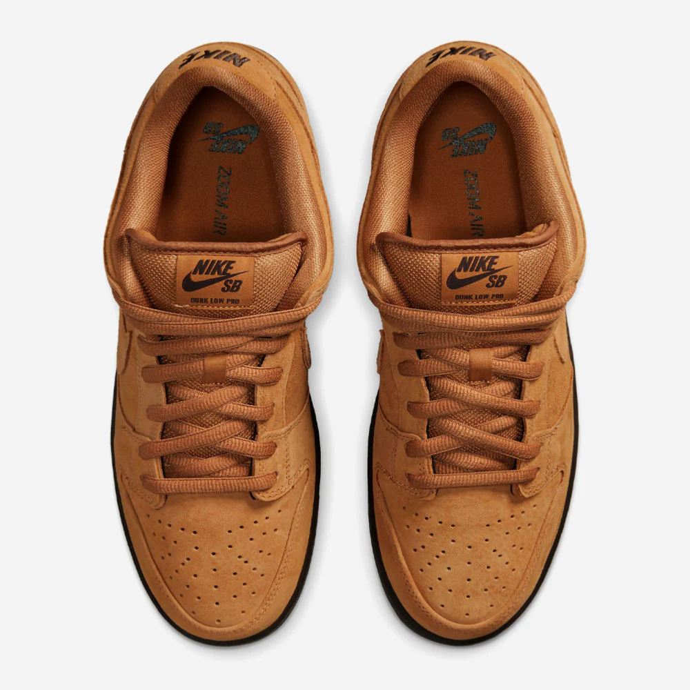 NIKE SB - DUNK LOW PRO PRM - FLAX-FLAX-FLAX-BAROQUE BROWN – Image 5