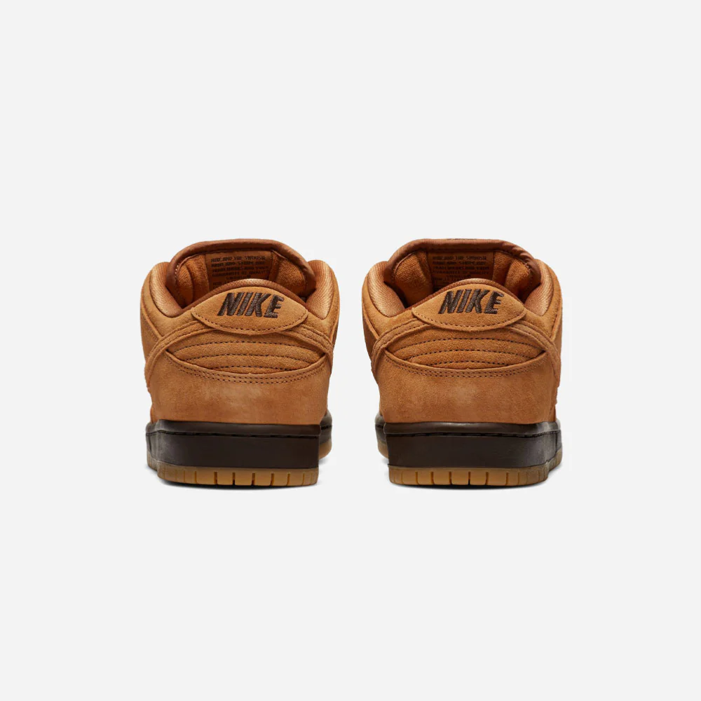NIKE SB - DUNK LOW PRO PRM - FLAX-FLAX-FLAX-BAROQUE BROWN – Image 6