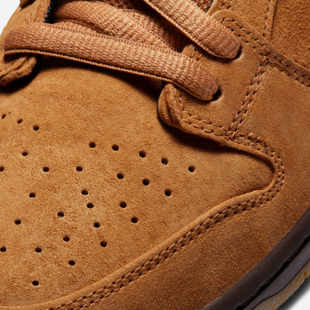 NIKE SB - DUNK LOW PRO PRM - FLAX-FLAX-FLAX-BAROQUE BROWN – Image 8