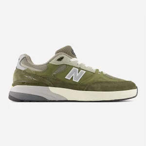 New Balance Numeric x Andrew Reynolds - 933 - Olivine / Dark Olivine