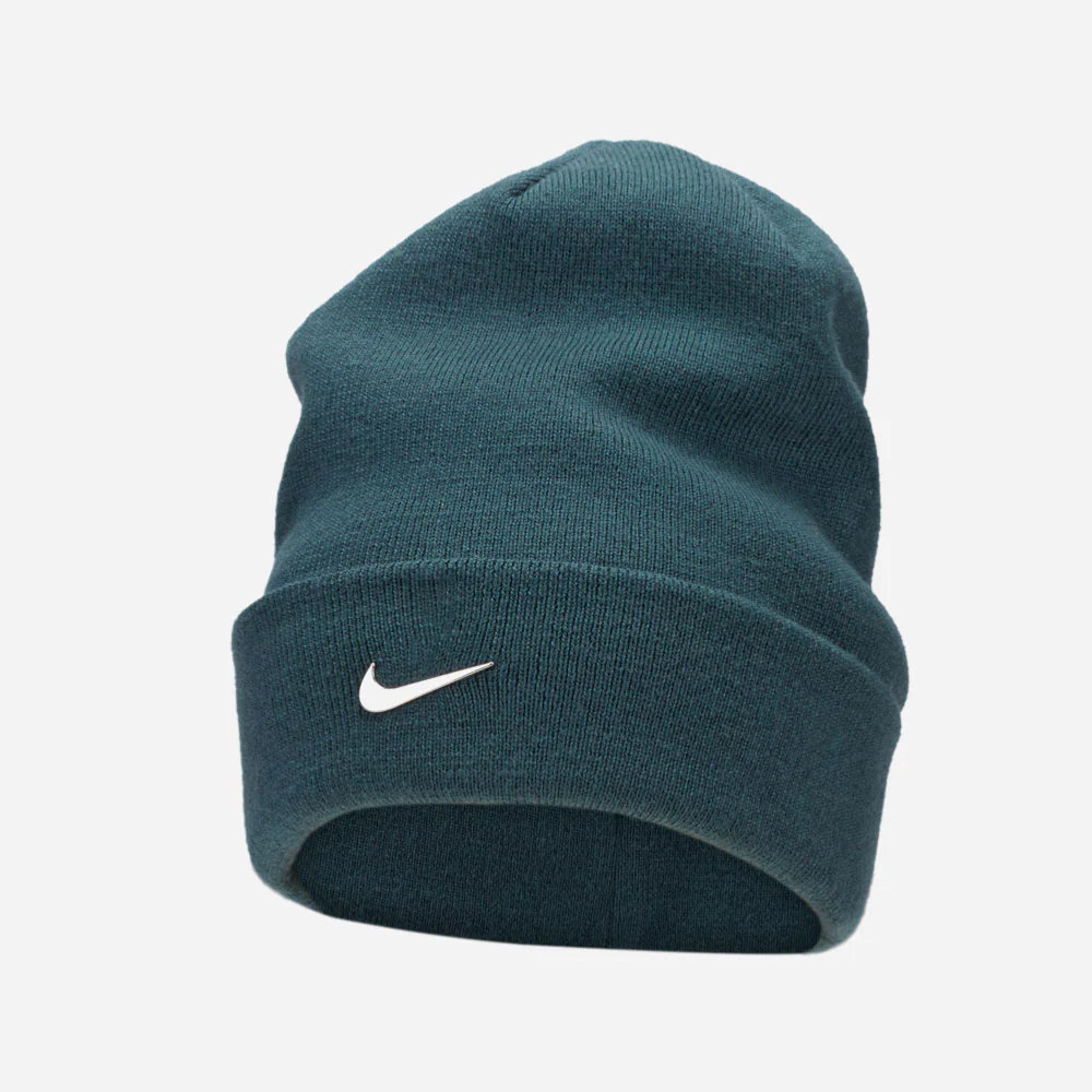 NIKE - PEAK BEANIE - Deep Jungle - Metallic Silver – Image 2