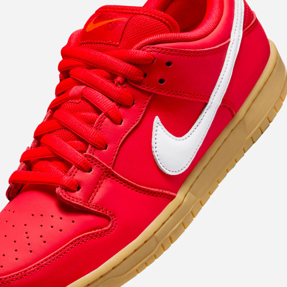 NIKE SB - DUNK LOW PRO - University Red / White - University Red – Image 9