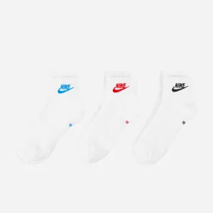 Nike - Everyday Essential 3 Pack Crew Socks  - White / Multi