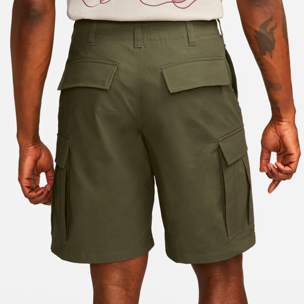 NIKE SB - KEARNY CARGO SHORT - Medium Olive – Image 4