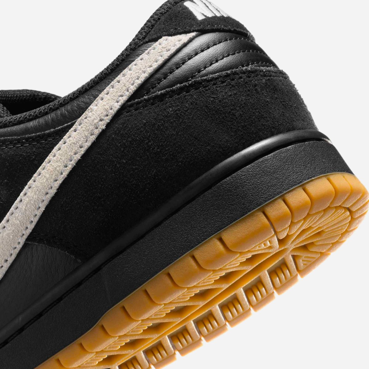Nike SB - Dunk Low Premium Pro - Black / White-Black-Gum Light Brown – Image 9