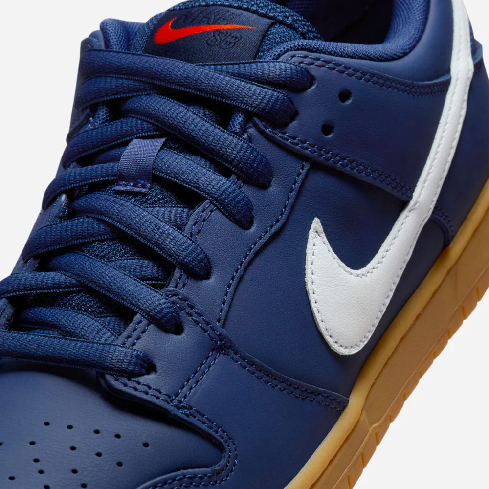 NIKE SB - DUNK LOW PRO ISO - Navy White Navy Gum Light Brown – Image 8
