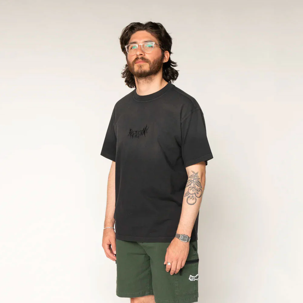 WELCOME SKATEBOARDS - VAMP SS GARMENT DYED ENZYME WASHED KNIT- Black – Image 6